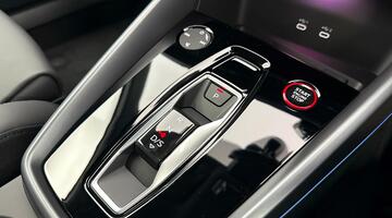 2025 Audi TFSI Carbon Black S Tronic quattro Euro 6 4-door (Red) - Image: 14