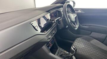 2024 Volkswagen 1.0 TSI R-Line DSG Euro 6 5-door (Black) - Image: 2