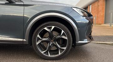 2022 CUPRA 2.0 TSI VZDSG 4-doorive Euro 6 5dr (Grey) - Image: 5