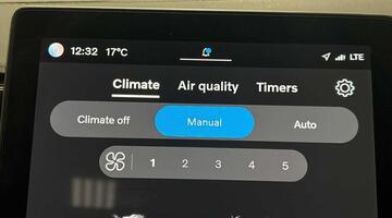 2025 Volvo 2.0 T8 18.8kWh Ultra Dark Auto 4WD Euro 6 5-door (Silver) - Image: 40