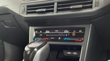 2024 Volkswagen 1.0 TSI R-Line DSG Euro 6 5-door (Black) - Image: 25