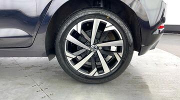 2022 Volkswagen 1.0 TSI Life Euro 6 5-door (Black) - Image: 30