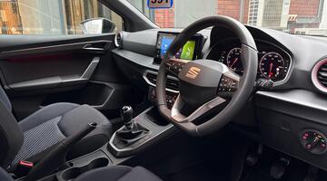 2025 SEAT 1.0 TSI FR Black Edition Euro 6 5-door (Grey) - Image: 6