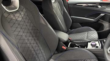 2025 Volkswagen 2.0 TDI R-Line DSG Euro 6 5-door (Red) - Image: 10