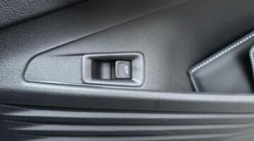 2025 Volkswagen Pro 77kWh Match Auto 5-door (Blue) - Image: 22