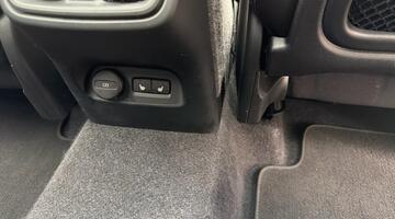 2024 Volvo 2.0 B4 MHEV Ultra Bright DCT Auto Euro 6 5-door (Silver) - Image: 36