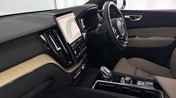 2025 Volvo 2.0 B5 MHEV Plus Pro Auto Euro 6 5-door (Grey) - Image: 2