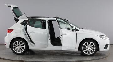 2025 SEAT 1.0 TSI FR DSG Euro 6 5-door (White) - Image: 10