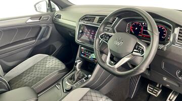 2022 Volkswagen 2.0 TDI R-Line DSG 4Motion Euro 6 5-door (Silver) - Image: 6