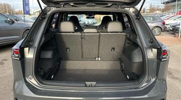 2025 Volkswagen ETSI MHEV R-Line DSG Euro 6 5-door (Grey) - Image: 10