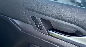 2020 Volkswagen ETSI MHEV Style DSG Euro 6 5-door (Yellow) - Image: 21