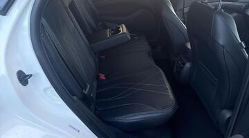 2026 Ford Standard Range 72kWh Select 5-door (White) - Image: 33