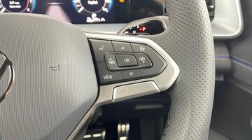 2025 Volkswagen 2.0 TSI R-Line DSG 4Motion Euro 6 5-door (Purple) - Image: 24