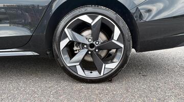 2025 Škoda 2.0 TSI SportLine DSG Euro 6 5-door (Black) - Image: 16