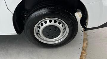 2025 Volkswagen 2.0 TDI T28 Commerce Plus FWD SWB Euro 6 5-door (Grey) - Image: 32