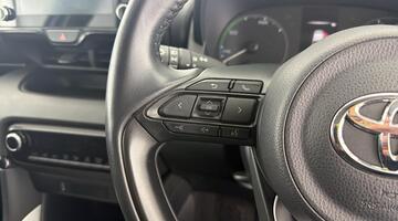 2023 Toyota VVT-h Icon E-CVT Euro 6 5-door (Blue) - Image: 21