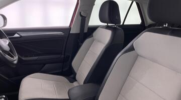 2023 Volkswagen TSI Style DSG Euro 6 5-door (Red) - Image: 33