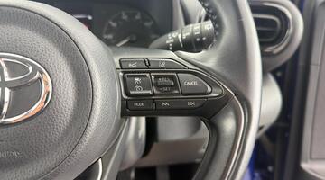 2023 Toyota VVT-h Icon E-CVT Euro 6 5-door (Blue) - Image: 23