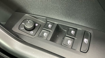 2023 Volkswagen 1.0 TSI Black Edition Euro 6 5-door (White) - Image: 19