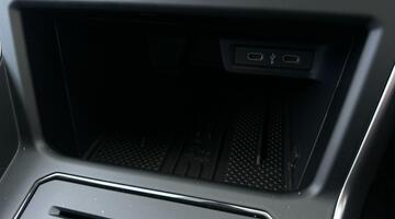 2025 Volkswagen 1.0 EVO Life Euro 6 5-door (Black) - Image: 33