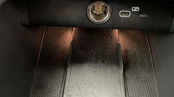 2025 Volvo 2.0 B4 MHEV Plus DCT Auto Euro 6 5-door (Grey) - Image: 23