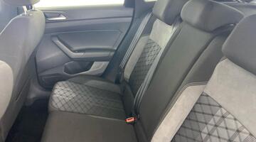 2024 Volkswagen 1.0 TSI R-Line DSG Euro 6 5-door (Black) - Image: 31