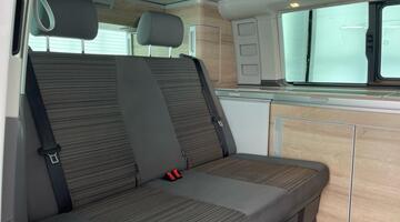 2020 Volkswagen 2.0 TDI Coast DSG Euro 6 4-door (Multicolour) - Image: 24