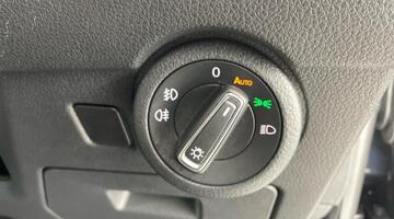 2020 Volkswagen 2.0 TDI Executive DSG Euro 6 5-door (Blue) - Image: 24