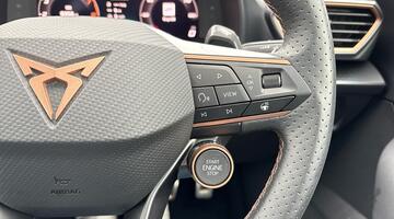 2025 CUPRA 2.0 TSI VZDSG 4-doorive Euro 6 5dr (Black) - Image: 39