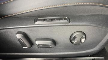 2022 CUPRA 2.0 TSI VZDSG 4-doorive Euro 6 5dr (Grey) - Image: 24