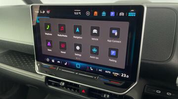 2025 Volkswagen Pro 79kWh Commerce Plus Auto 5-door (Blue) - Image: 18