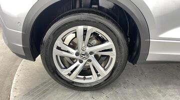 2025 Volkswagen TSI R-Line Euro 6 5-door (Silver) - Image: 13