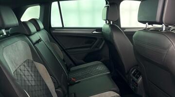 2021 Volkswagen TSI R-Line DSG Euro 6 5-door (Black) - Image: 22