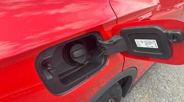 2025 Volkswagen ETSI MHEV Life DSG Euro 6 5-door (Red) - Image: 22