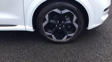 2025 Ford Standard Range 43kWh Premium Auto 5-door (White) - Image: 38