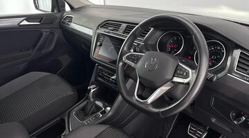 2022 Volkswagen TSI Active DSG Euro 6 5-door (Grey) - Image: 6