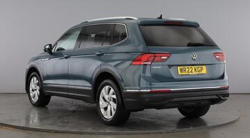 2022 Volkswagen 2.0 TDI Life DSG Euro 6 5-door (Blue) - Image: 3