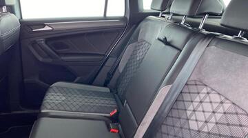 2020 Volkswagen 2.0 TDI R-Line DSG 4Motion Euro 6 5-door (Silver) - Image: 34