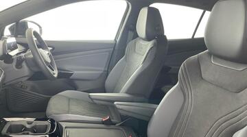 2025 Volkswagen Pro 77kWh Match Auto 5-door (Black) - Image: 31