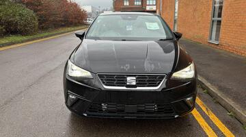 2026 SEAT FR Black Edition 1.0 TSI Petrol 115 6-speed manual (Black) - Image: 3