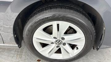 2020 Volkswagen 1.0 TSI Life Euro 6 5-door (Grey) - Image: 5