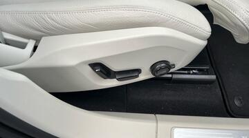 2025 Volvo 2.0 B5 MHEV Plus Auto Euro 6 5-door (Black) - Image: 72