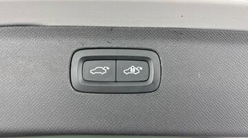 2023 Volvo 2.0 B5 MHEV Plus Auto 4WD Euro 6 5-door (Silver) - Image: 31