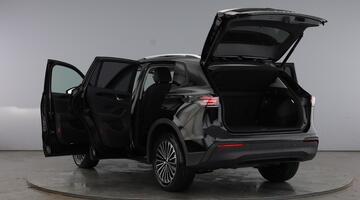 2025 Volkswagen 2.0 TDI Match DSG Euro 6 5-door (Black) - Image: 11