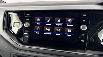 2025 Volkswagen 1.0 TSI R-Line DSG Euro 6 5-door (White) - Image: 18