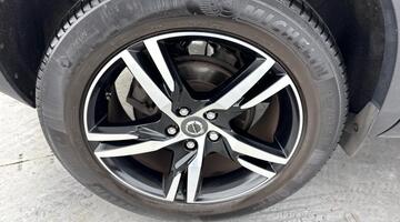 2022 Volvo T3 R-Design Auto Euro 6 5-door (Black) - Image: 29