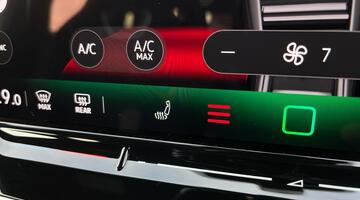 2025 Volkswagen ETSI MHEV R-Line DSG Euro 6 5-door (Grey) - Image: 18