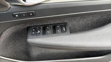 2024 Volvo 2.0 B4 MHEV Ultra Bright DCT Auto Euro 6 5-door (Silver) - Image: 39