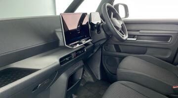 2025 Volkswagen Pro 79kWh Commerce Auto 5-door (Silver) - Image: 2