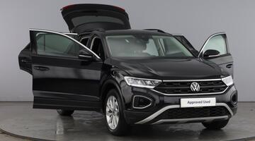 2023 Volkswagen 1.0 TSI Life Euro 6 5-door (Black) - Image: 9